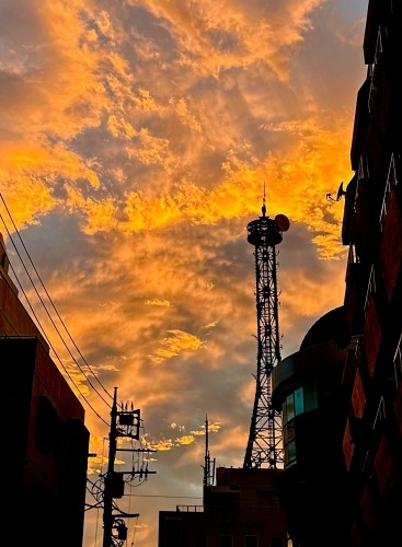 アパラタスの前から見た夕陽